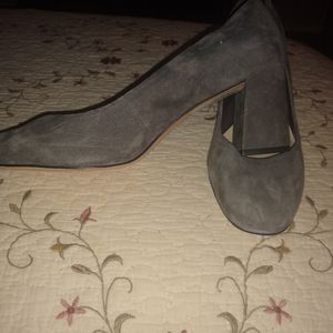 GREY HEELS FROM SAKs 5th. Classic